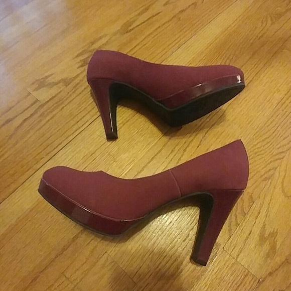 Heels - Picture 4 of 4